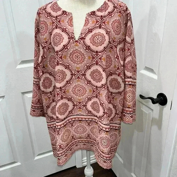 Violet + Claire Boho Print plus size Poly Tunic v- neck lightweight - Picture 2 of 11